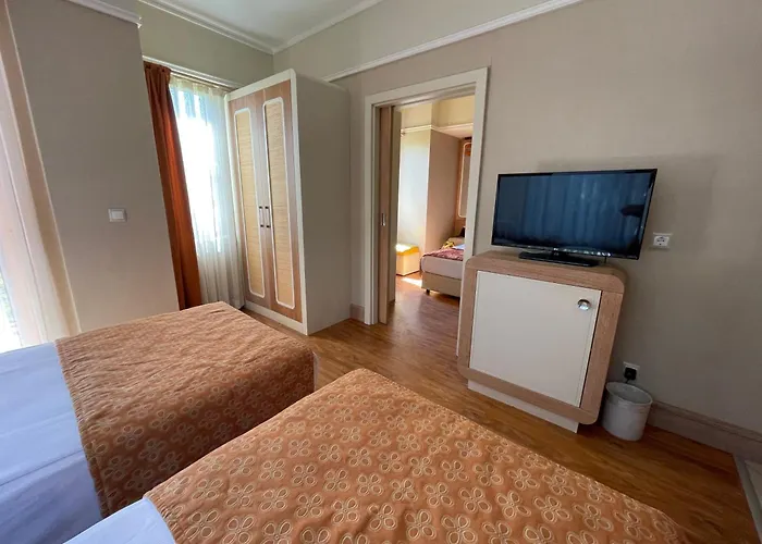 Club Grand Hotel Side